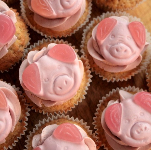 Percy Pig Cakes above